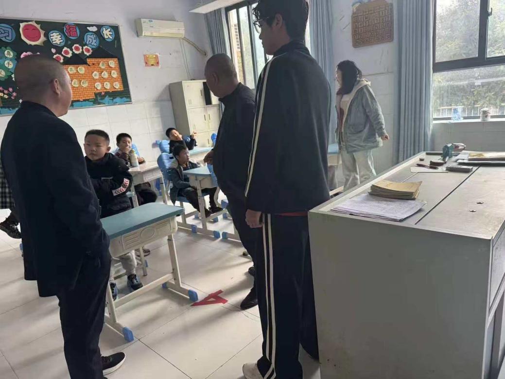 C:/Users/Administrator/Desktop/青春创业显担当，爱心捐赠暖特校——计算机科学与数学学院应届毕业生牛子铭以行动传递正能量/6c477dfb3d4f2bcfbb6b5886f77d4990.jpg6c477dfb3d4f2bcfbb6b5886f77d4990