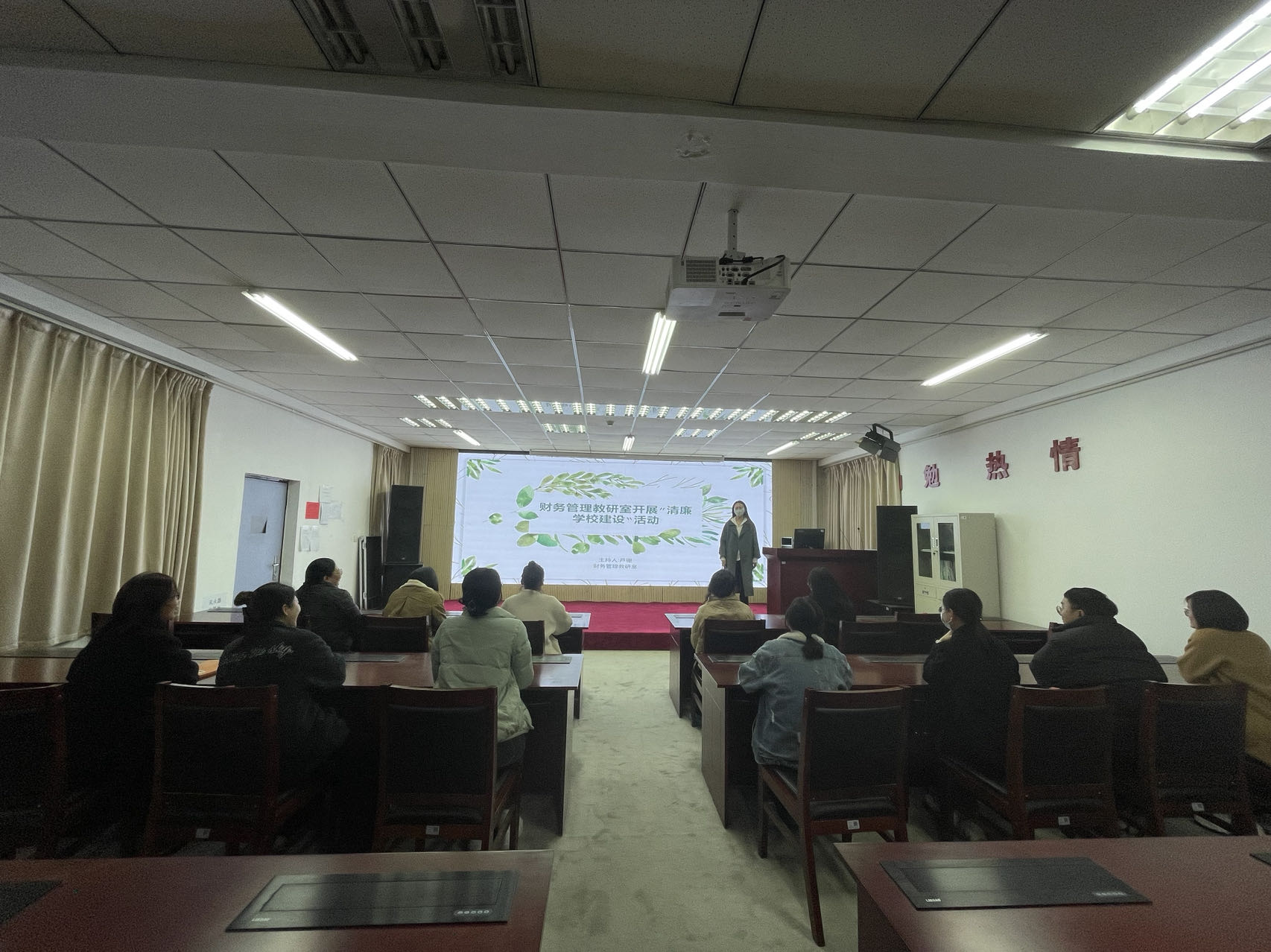 C:\Users\ADMINI~1\AppData\Local\Temp\WeChat Files\7733221eb0c88aec4d07c17eb284af2.jpg