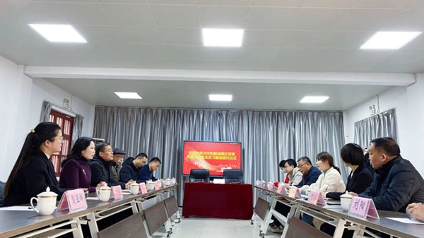 s_190ebf7290607c46_副本.jpg s_190ebf7290607c46_副本.jpg