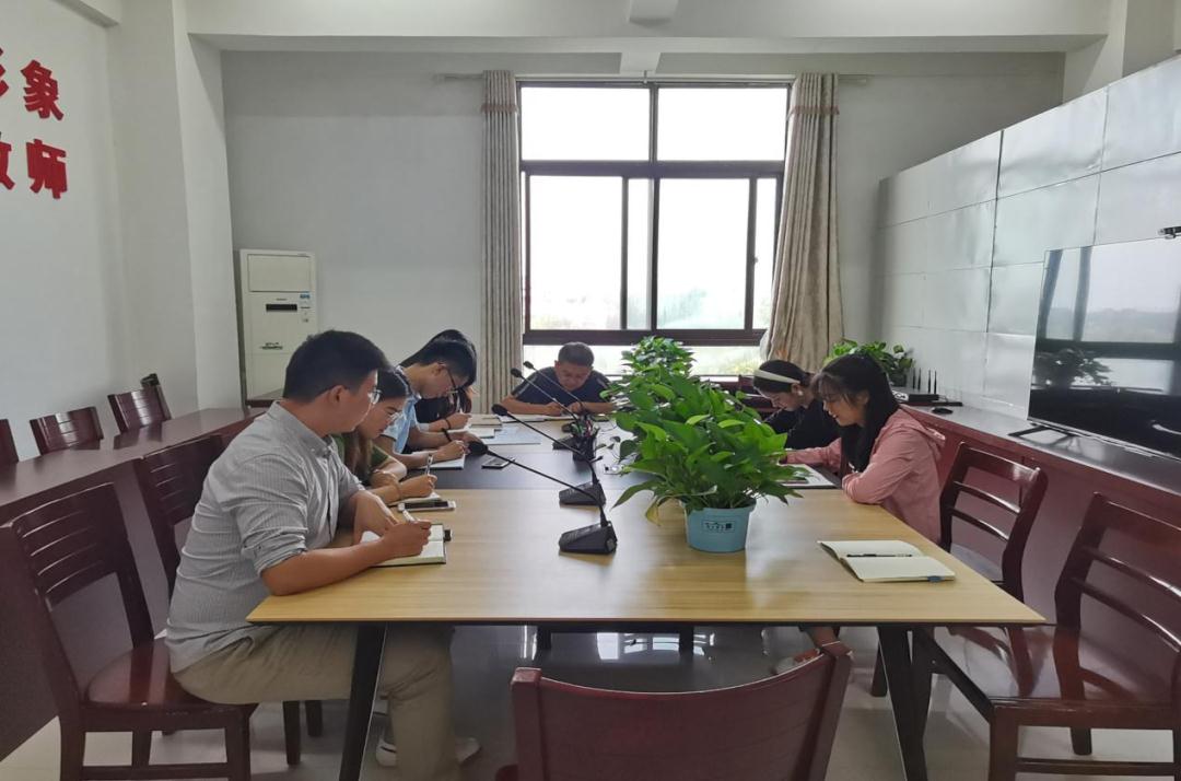 3daff43818e66bbd5effc2184ed990e.jpg 3daff43818e66bbd5effc2184ed990e.jpg