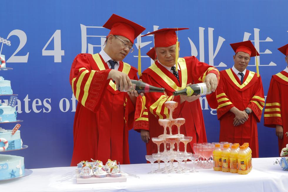 51708c11d8c4333436efc362cdfffbd