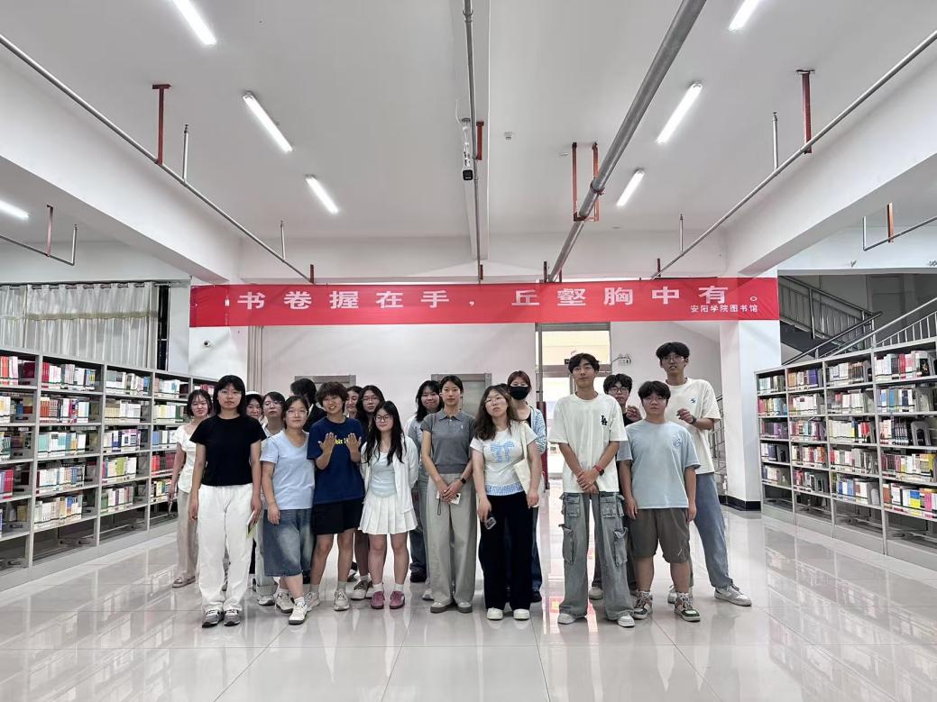 G:/汉本2408班月主题教育实践活动/2025/汉本2408班6月志愿服务活动材料/汉本2408班6月志愿服务活动图片材料/活动照片二.jpg活动照片二