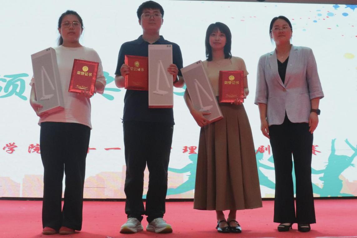 b0d91b61220e8bc49e3c65afe94618f