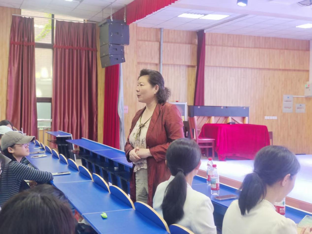 e8ad0f29f5e01e365481adb329c7c933